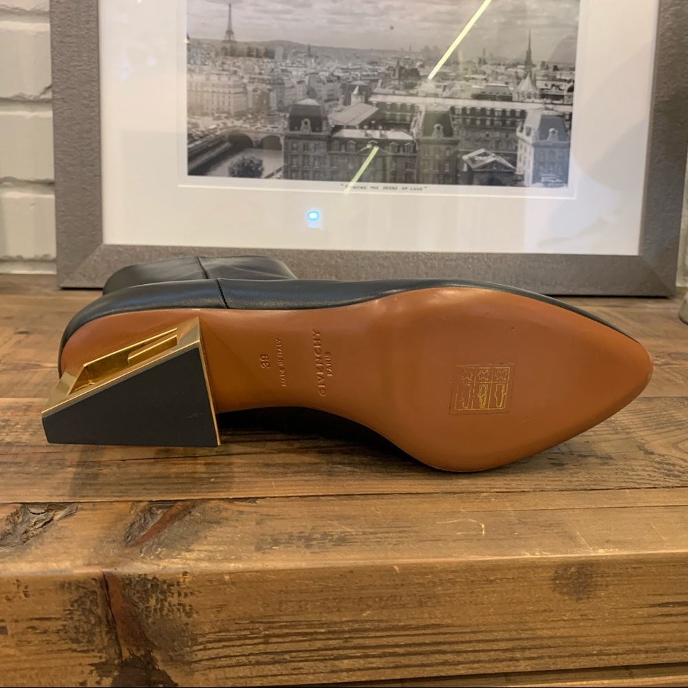 ❗️SOLD❗️NWOT Givenchy Triangle G boots - Picture 6 of 10